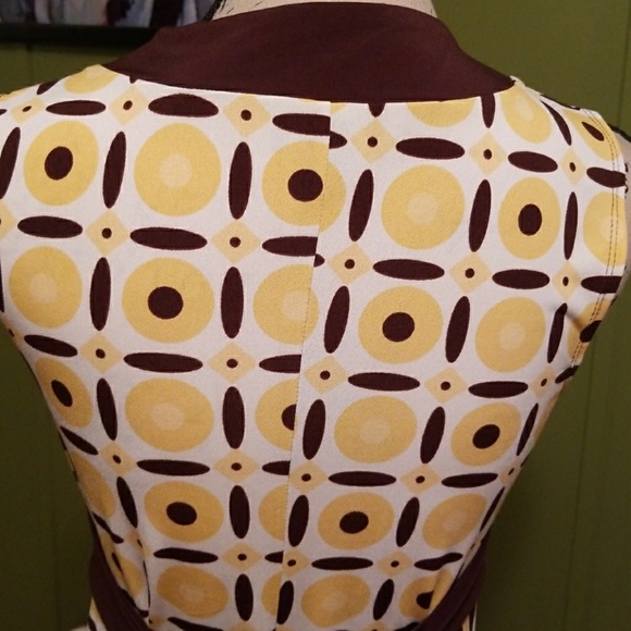 Plunging neck dress - Picture 6 of 7